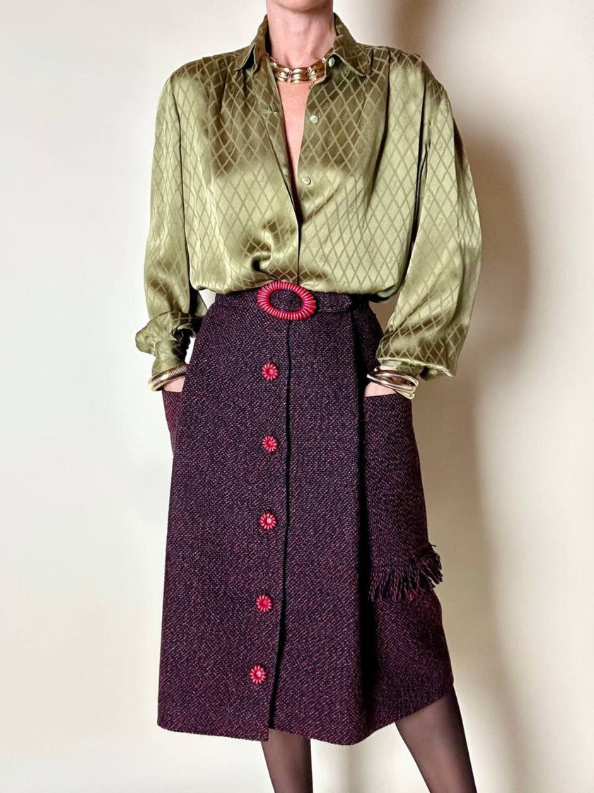 Gonna sartoriale A-Line in lana bouclé grigio antracite e rosso con bottoni in pelle