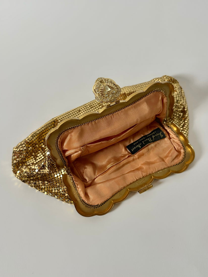 Pochette vintage Jays of Bond Street in maglia metallica dorata con chiusura gioiello