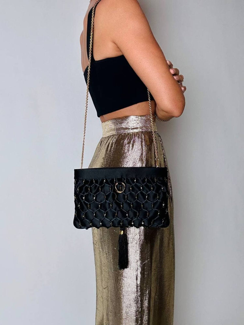 Pochette vintage Rodo in raso nero lavorato a rete con nappa couture e tracolla in catena
