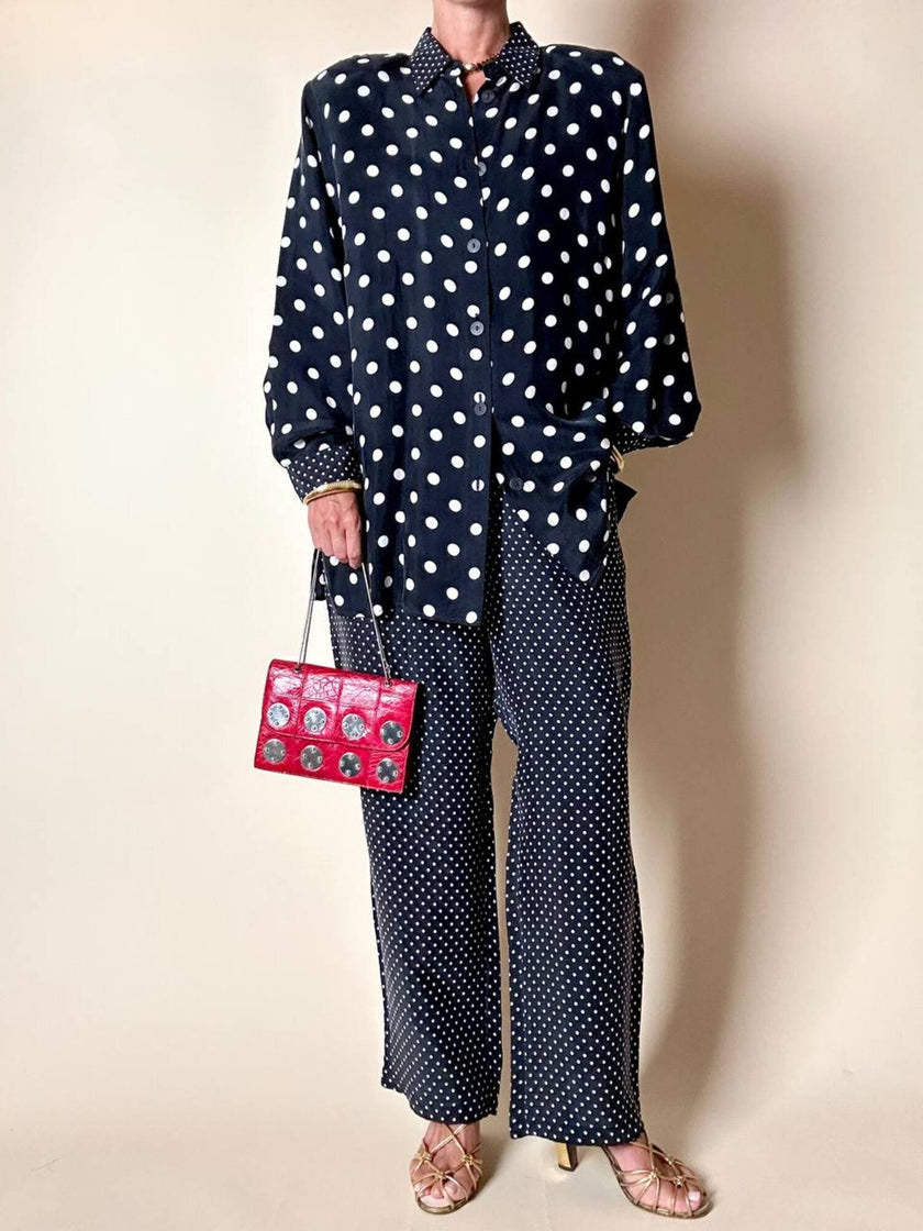 Completo oversize nero a pois bianchi in Cupro “Divina”