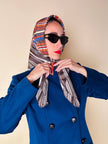 Foulard in seta Philippe De Villière con fantasia grafica multicolore