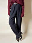 Pantalone Yves Saint Laurent a vita alta con pince in lana grigio antracite