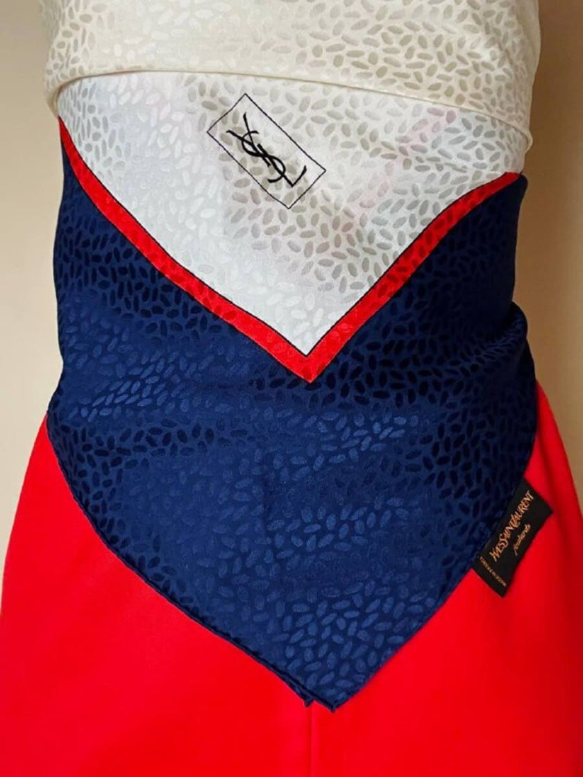 Foulard in seta bianco rosso e blu “Yves Saint Laurent”