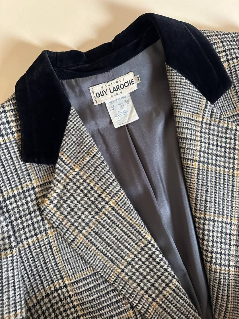 Blazer Guy Laroche in lana Principe di Galles con colletto in velluto nero