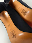 Décolleté vintage Yves Saint Laurent in raso di seta nero con rosa di taffetà fucsia