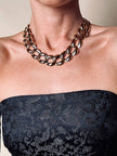 Collier a catena dorato con maglie sfaccettate