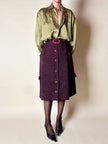 Gonna sartoriale A-Line in lana bouclé grigio antracite e rosso con bottoni in pelle