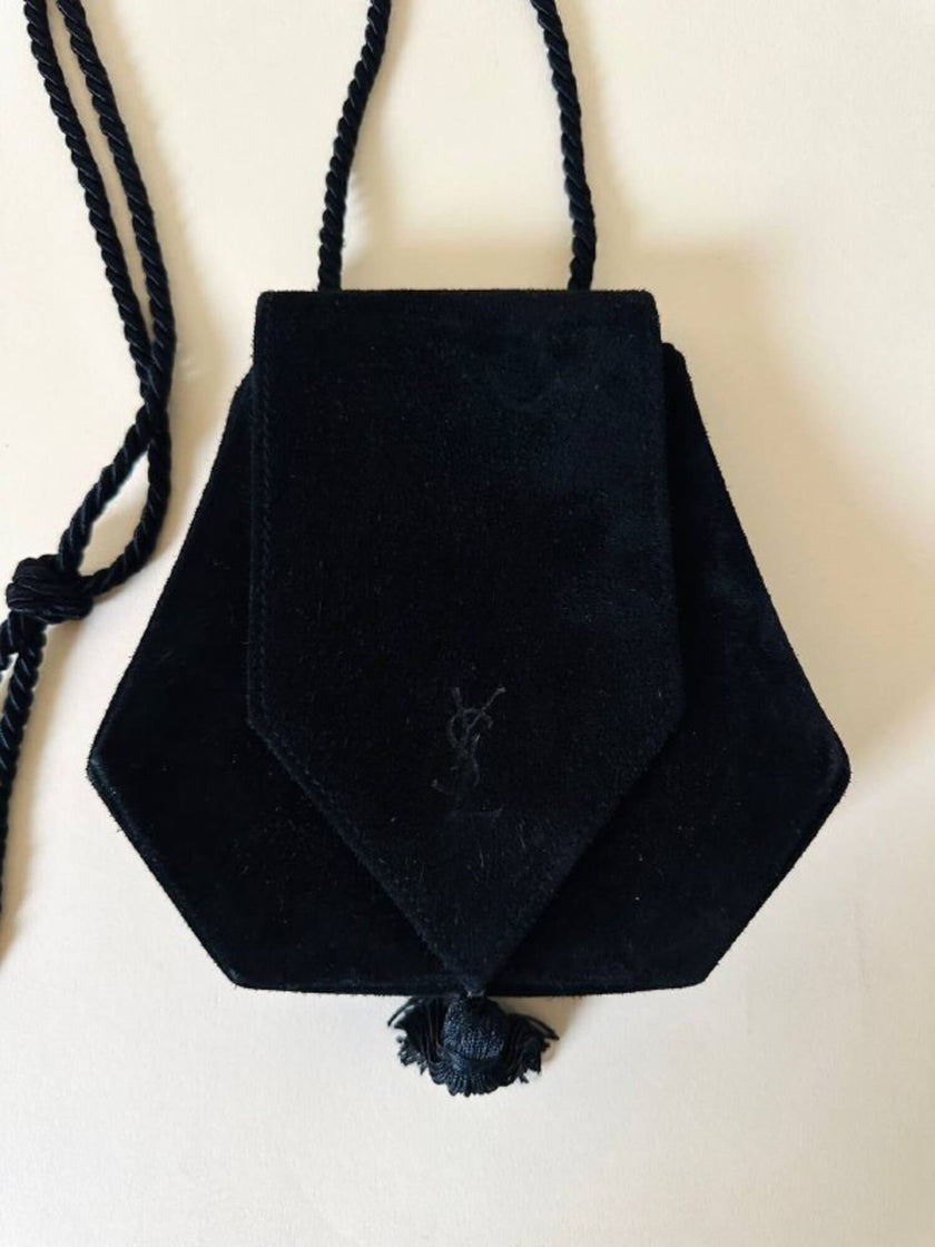 Hexagonaler Bandolier aus schwarzem Veloursleder mit „Yves Saint Laurent“ Couture-Quaste