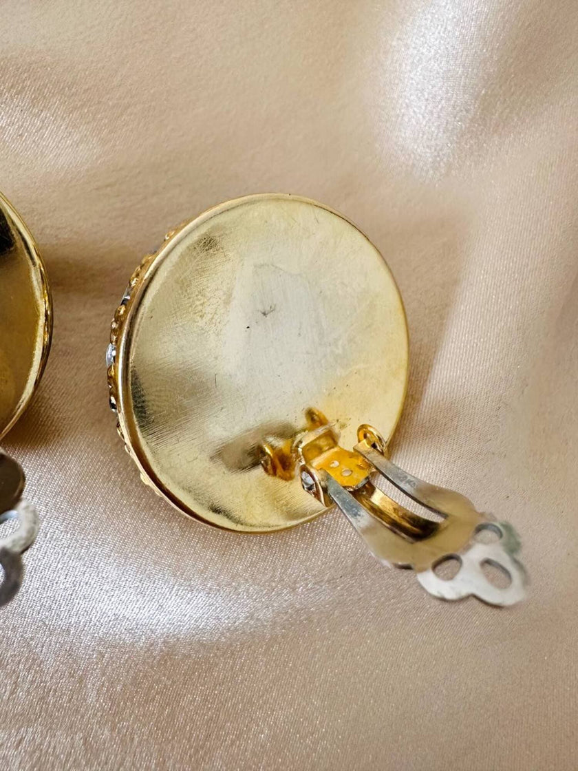 Orecchini a clip in paillettes argento con base dorata