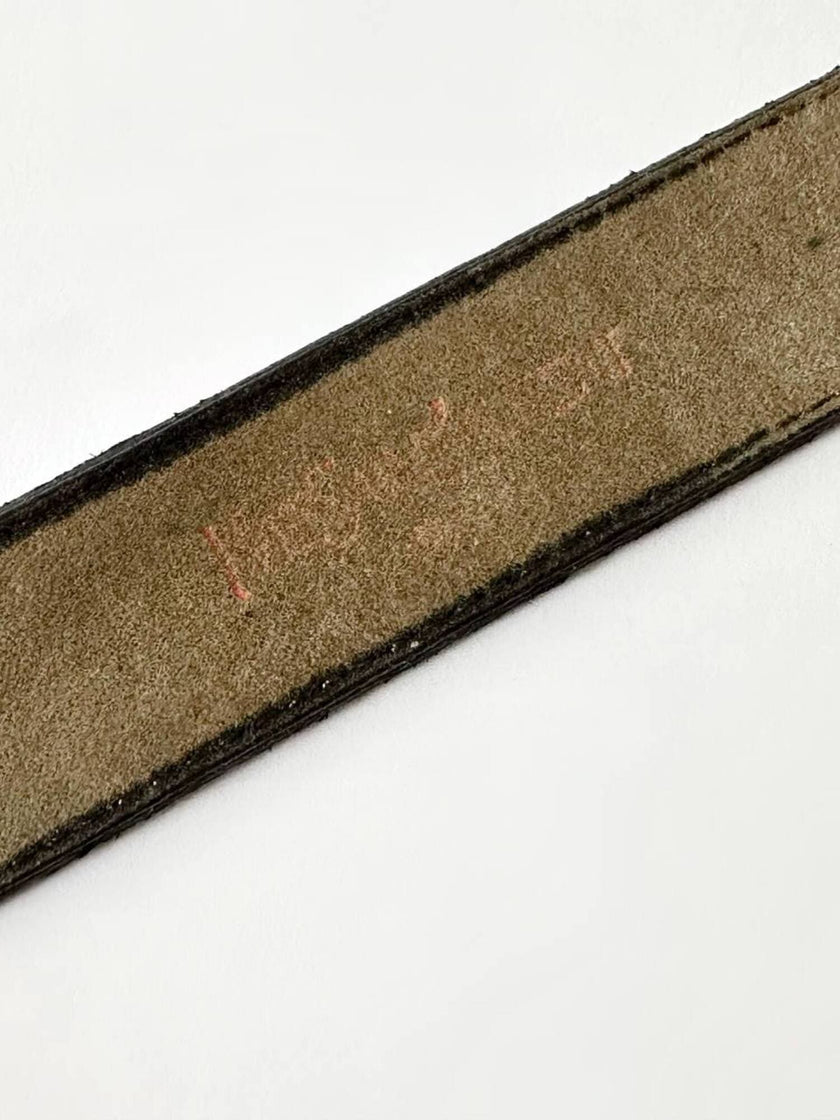 Cintura vintage Yves Saint Laurent in camoscio nero con fibbia logata