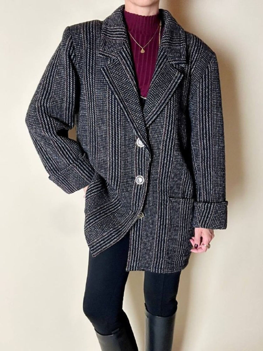 Manteau-blazer Yves Saint Laurent en tweed avec boutons bijoux logotés