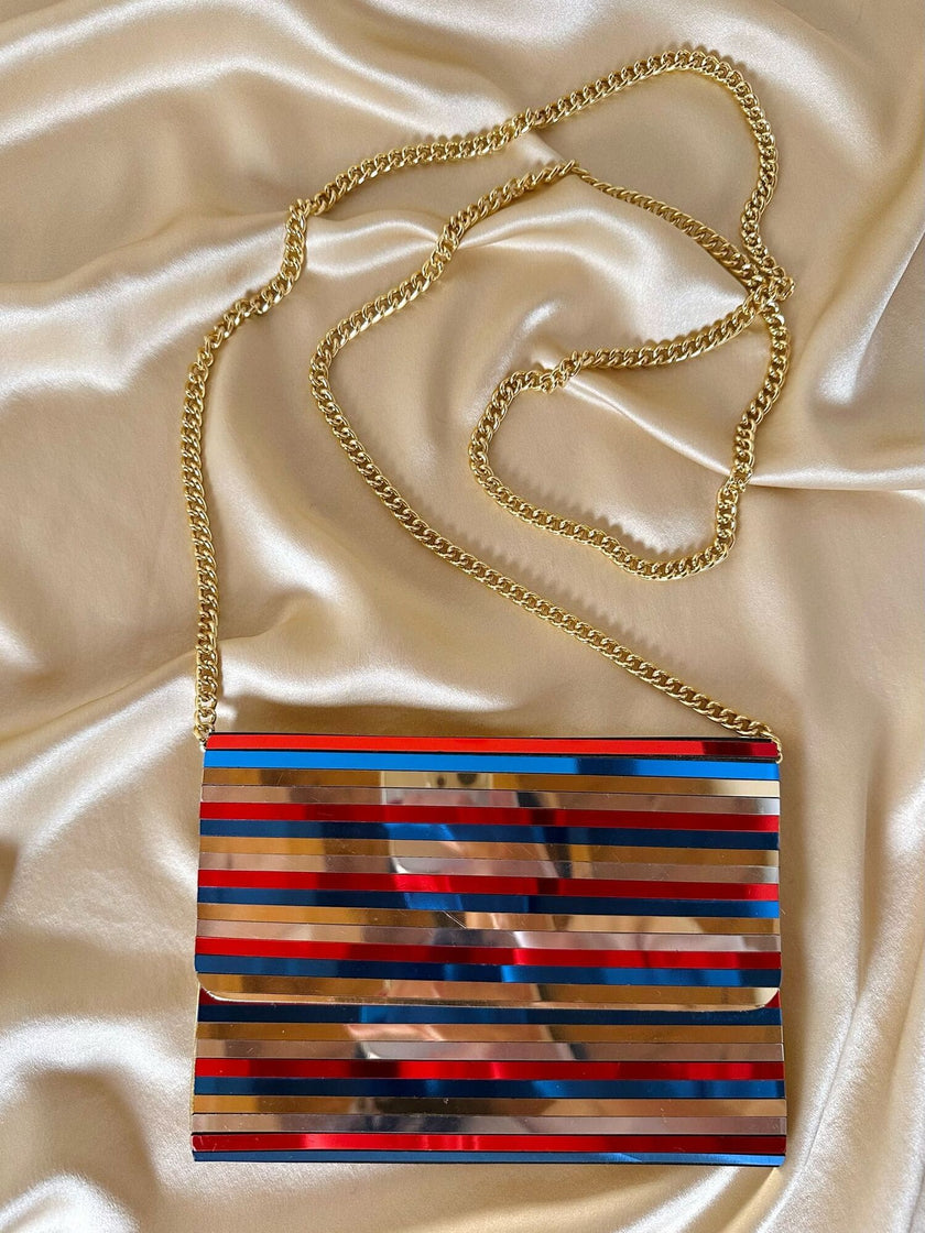 Pochette à lamelles miroirs multicolores avec bandoulière chaîne