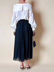 Blusa vintage Yves Saint Laurent bianca con grande balza e rosa nera