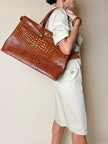 Maxi borsa in pelle stampa coccodrillo color cuoio