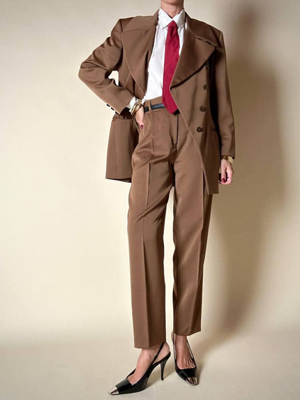 Tailleur giacca/pantalone in rasato di lana color caramello “Byblos”