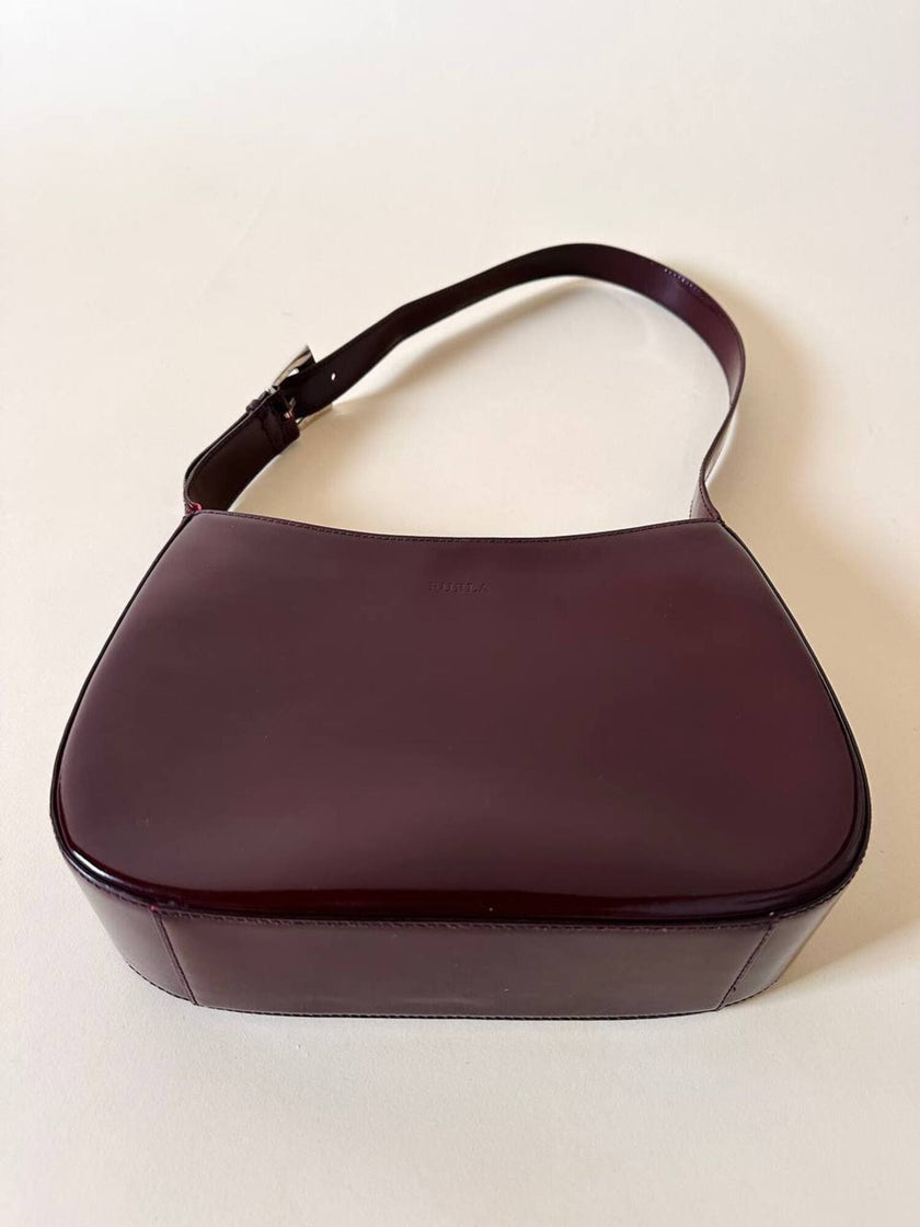 Borsa hobo Furla in pelle verniciata bordeaux