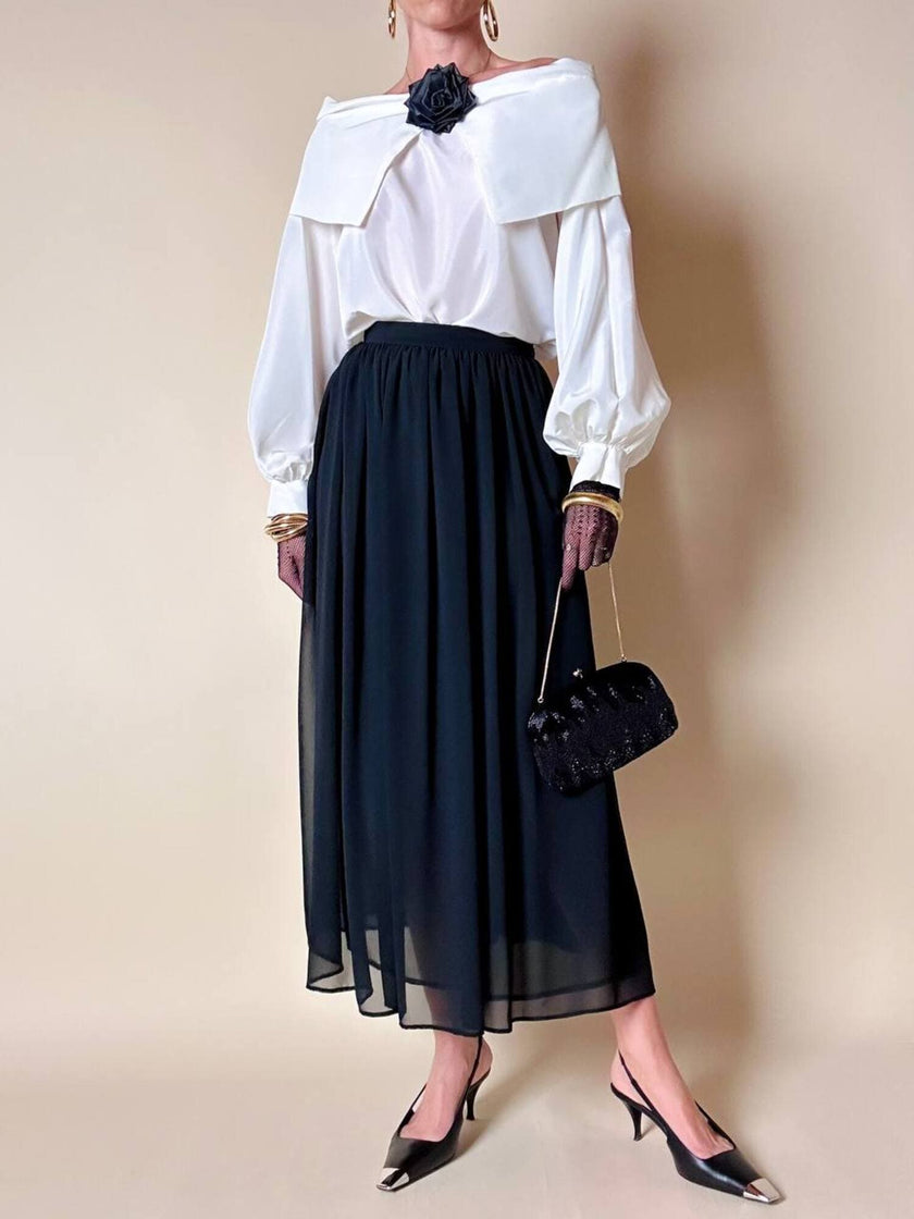 Blusa vintage Yves Saint Laurent bianca con grande balza e rosa nera