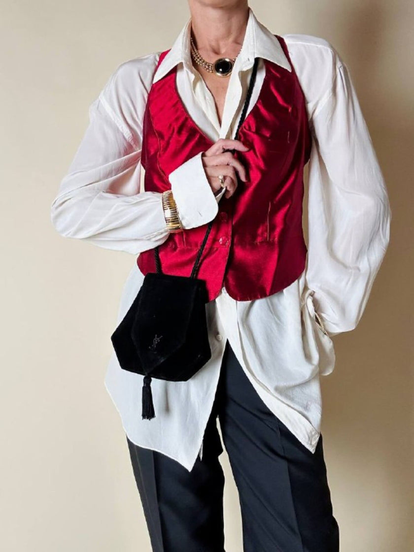 Gilet rosso in shantung di seta con incrocio sulla schiena