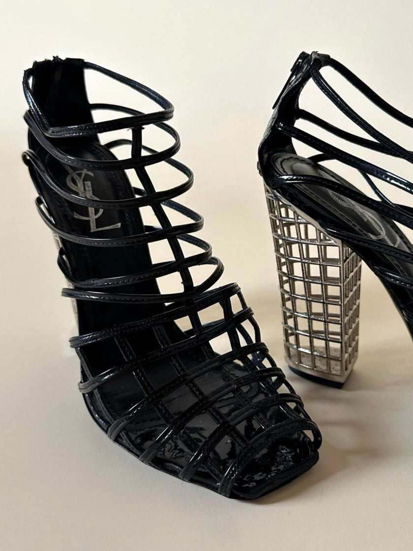 Sandali Cage Yves Saint Laurent in Vernice Nera con Tacco Scultura – SS 2009