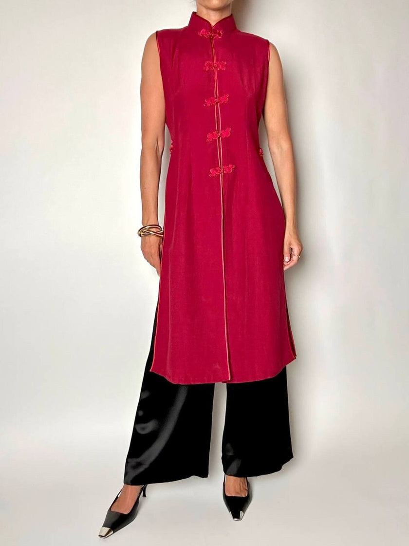 Maxi gilet vintage rosso rubino con alamari in raso