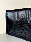 Borsa vintage Fendi in pelle verniciata nera con cuciture concentriche