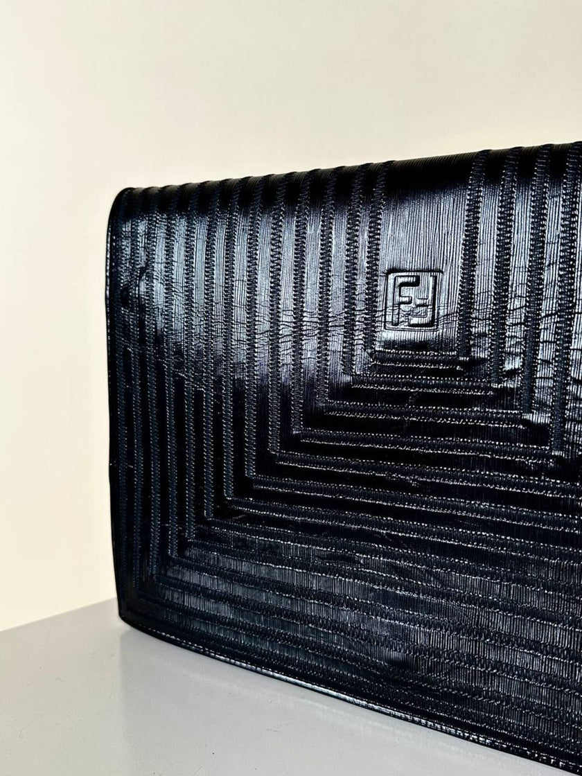Borsa vintage Fendi in pelle verniciata nera con cuciture concentriche