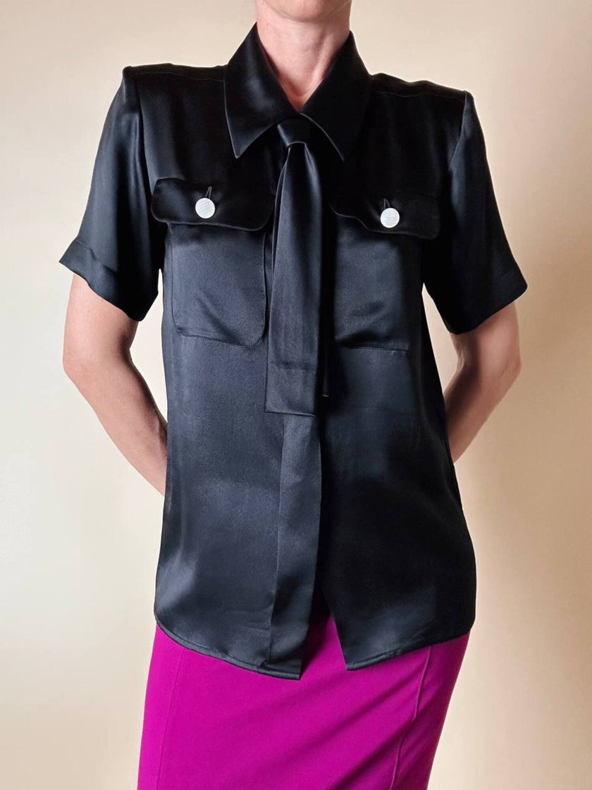 Camicia nera in raso di seta con cravattino “Yves Saint Laurent”