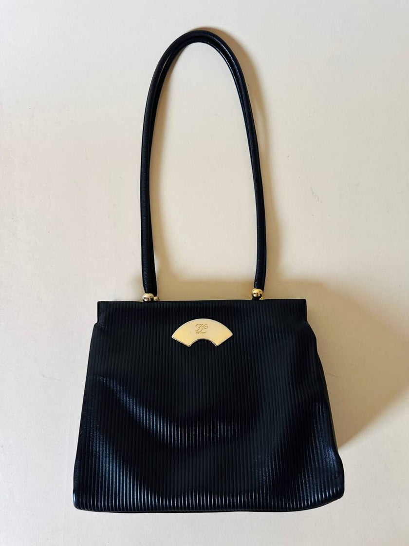 Borsa in pelle nera con lavorazione canneté “Karl Lagerfeld”