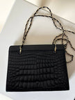 Borsa vintage in pelle nera lucida stampa coccodrillo con manici in catena oro