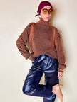 Dolcevita oversize con maxi collo in misto lana a coste larghe ruggine e nero