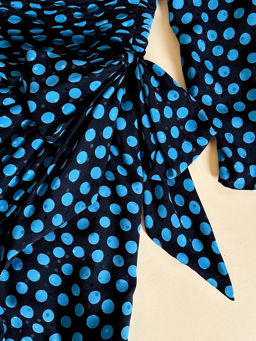 Abito in seta Ungaro Parallèle nero a pois celesti con fiocco laterale