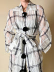 Trench lungo in organza di seta bianca operata con maxi bottoni neri “Emporio Armani”