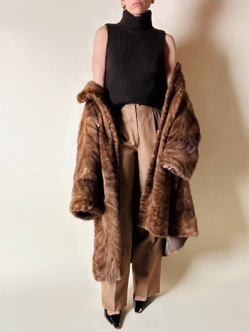 Cappotto vintage in pelliccia di visone marrone chiaro con lavorazione a pannelli