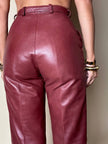 Pantalone in pelle mattone rosato a vita alta con pince e cintura in coordinato La Matta