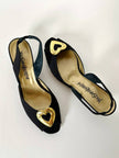 Sandali vintage Yves Saint Laurent in Crêpe de Chine nero con maxi cuori dorati