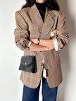 Blazer vintage oversize in fresco di lana principe di Galles beige e marrone con pochette in seta Vincam