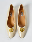 Ballerine vintage Celine Paris in pelle avorio con medaglioni dorati logati