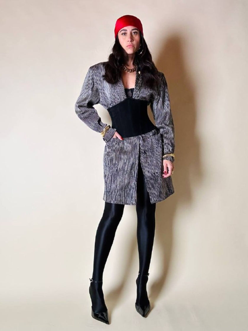 Blazer lungo in raso di seta a righe bianche e nere “Gianni Versace”