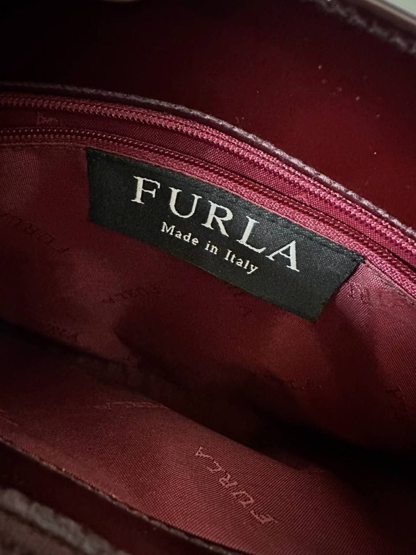 Borsa hobo Furla in pelle verniciata bordeaux
