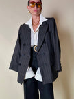 Blazer doppiopetto in rasato di lana grigio gessato con maxi bottoni neri  “Yves Saint Laurent”