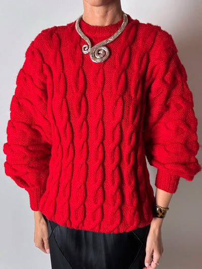 Maglione vintage fatto a mano in lana rossa con maxi trecce a rilievo