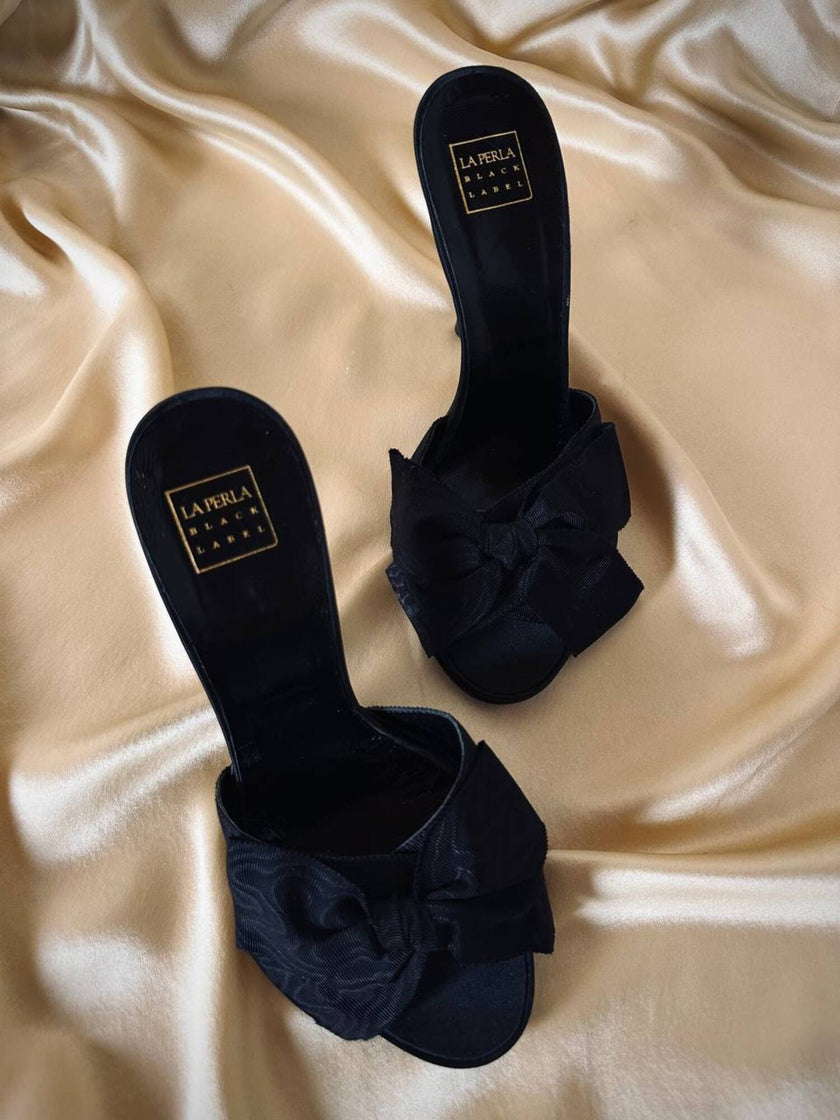 Sabot con fiocco e tacco a spillo “La Perla”