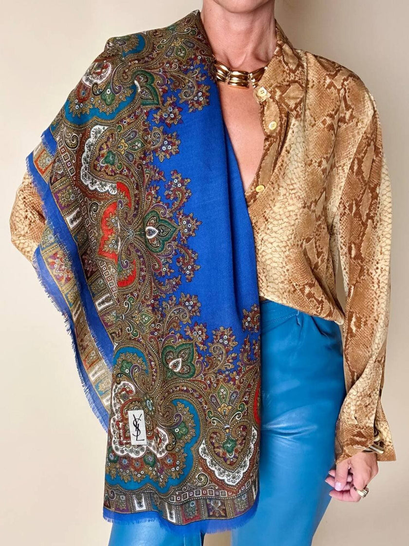Foulard Yves Saint Laurent in lana leggera blu elettrico fantasia paisley