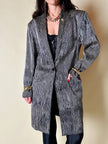 Blazer lungo in raso di seta a righe bianche e nere “Gianni Versace”