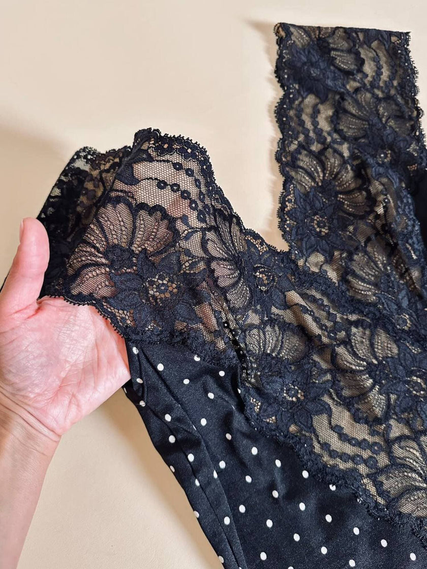 Abito lungo nero a pois bianchi con inserti in pizzo “La Perla”