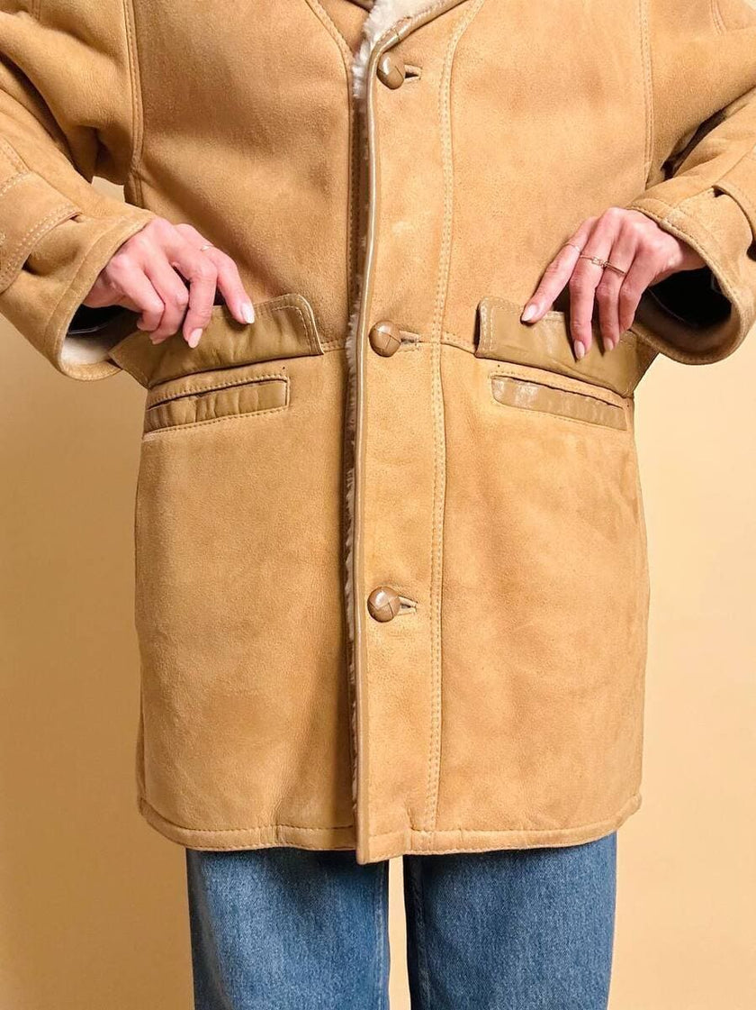 Shearling Oiginal in suede color biscotto