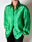 Camicia vintage sartoriale in raso di seta stampa pitone verde smeraldo
