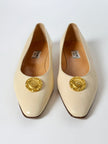 Ballerine vintage Celine Paris in pelle avorio con medaglioni dorati logati
