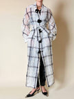 Trench lungo in organza di seta bianca operata con maxi bottoni neri “Emporio Armani”