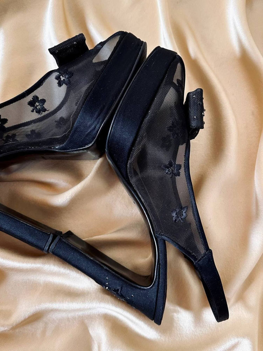 Slingback con plateau in raso di seta e rete ricamata “Gianni Versace”
